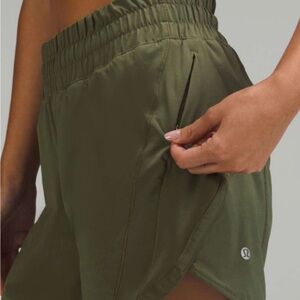 lululemon athletica track that high rise 5” short size 6